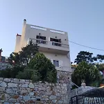 Kamares View *